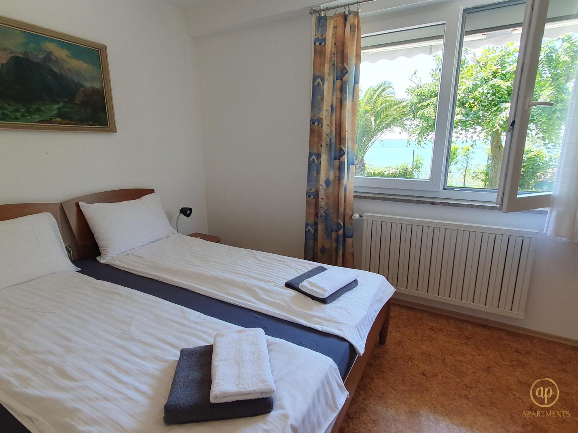 Apartment With Seaview And Garden For 6 Portorož Dış mekan fotoğraf