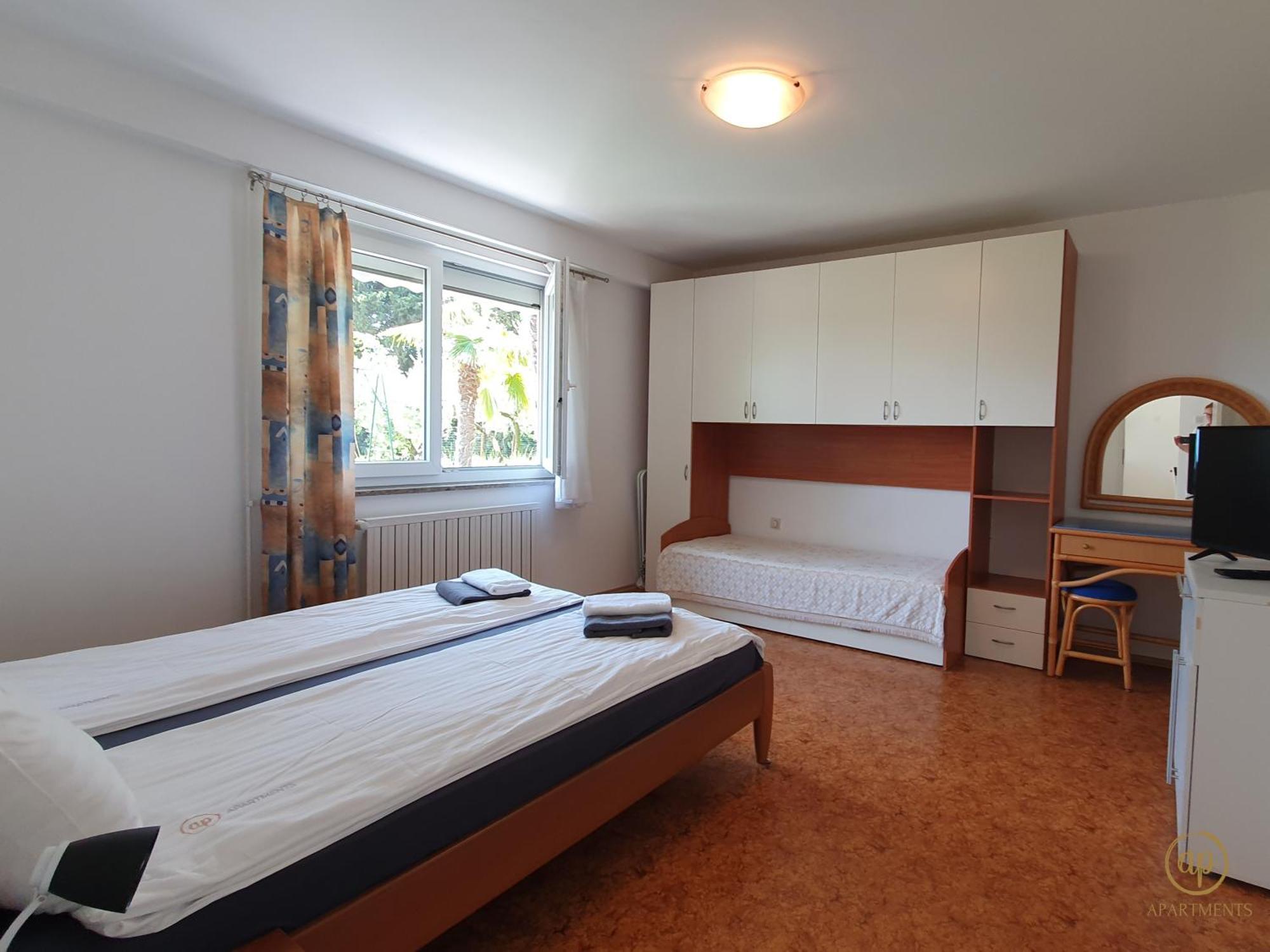 Apartment With Seaview And Garden For 6 Portorož Dış mekan fotoğraf